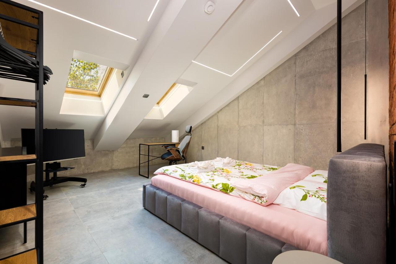 Industrial-Style 2Bd Loft With Parking Spot By Flat Mаnager Apartment พลอฟดิฟ ภายนอก รูปภาพ