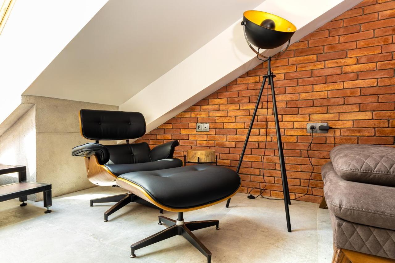 Industrial-Style 2Bd Loft With Parking Spot By Flat Mаnager Apartment พลอฟดิฟ ภายนอก รูปภาพ